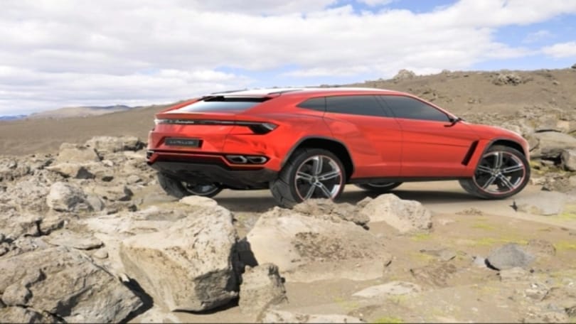 SUV Lamborghini nel 2018, mille cavalli a Piazza del Campo