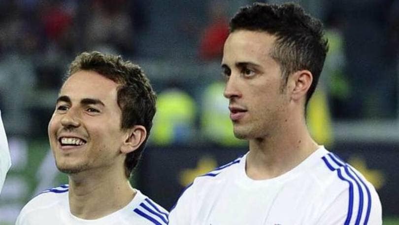 Lorenzo e Dovizioso: calciatori per la ricerca