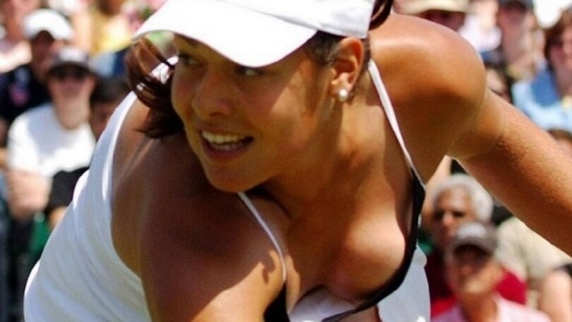 Gli incidenti sexy del tennis e non solo