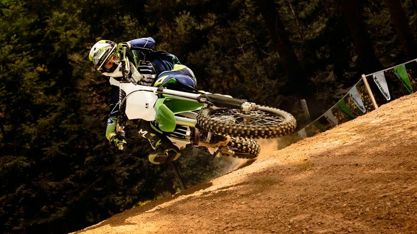 Kawasaki lancia la KX450F