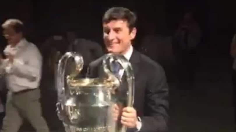 Zanetti torna ad alzare la Champions League