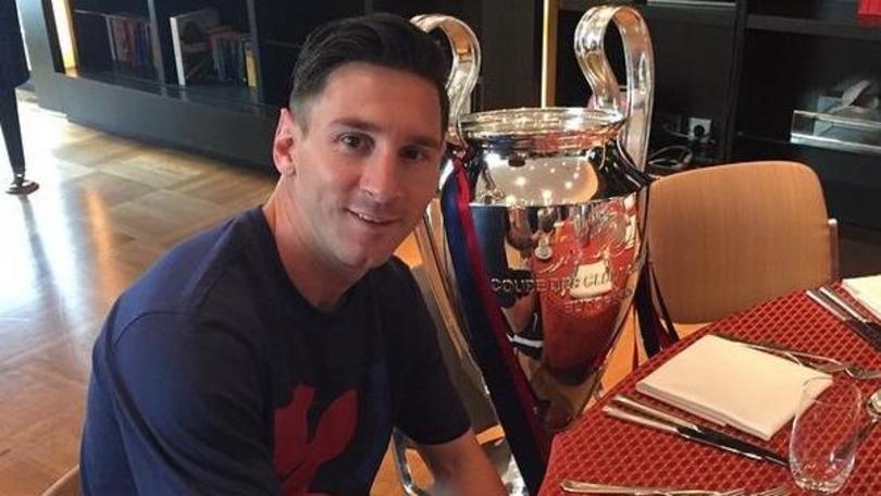 Messi colazione con la Coppa. Barça, che festa sui social!
