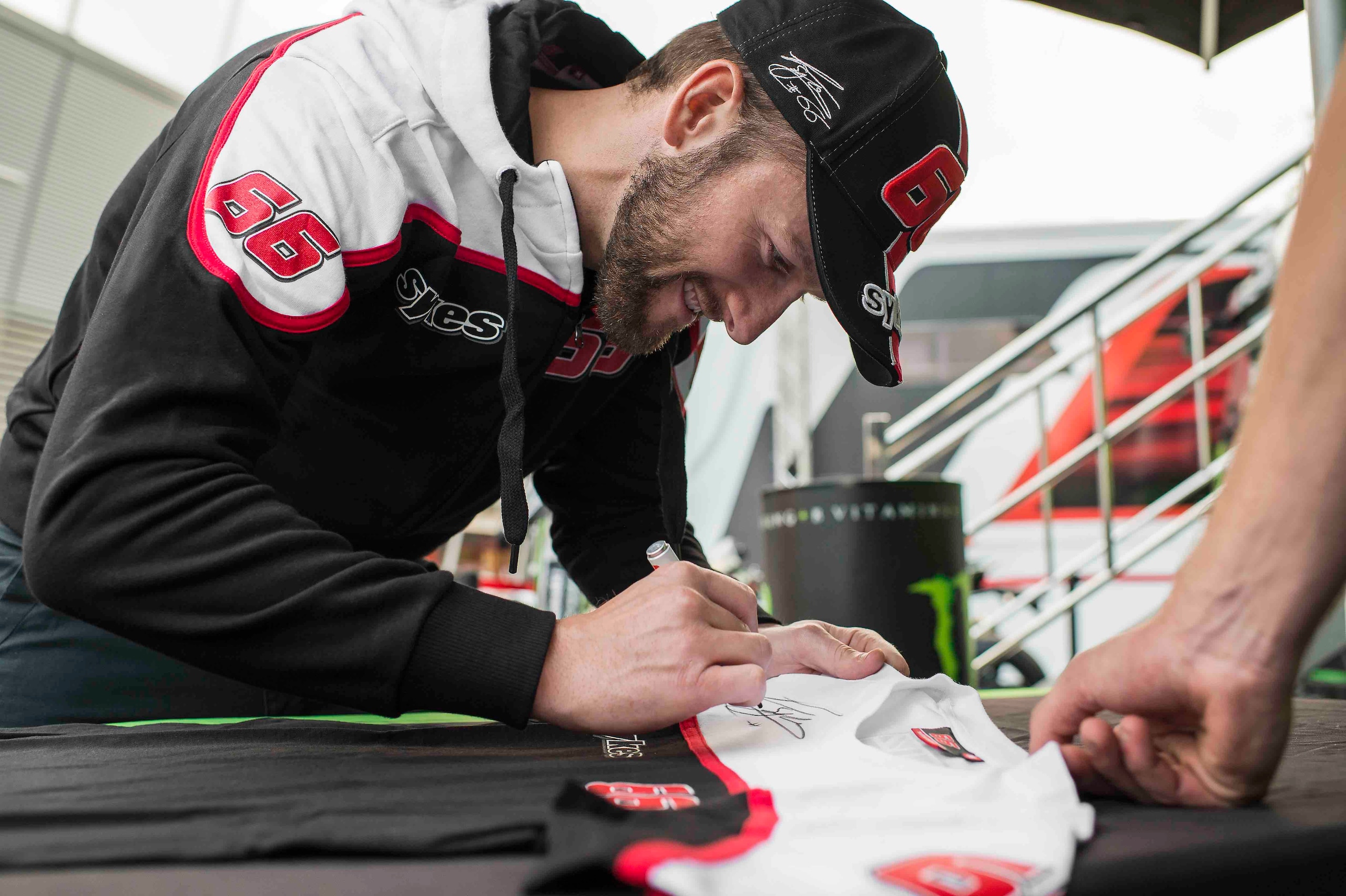 Kawasaki lancia l’abbigliamento del campione
