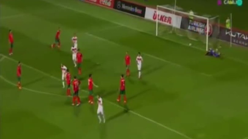 Turchia, Calhanoglu: la punizione è magica
