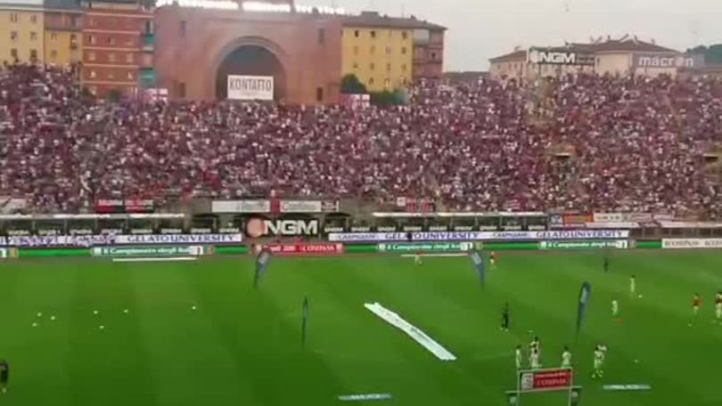 Bologna, che entusiasmo al Dall'Ara prima della sfida con il Pescara!