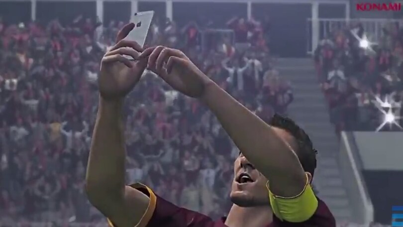 Roma, il selfie di Totti finisce su Pes 2016