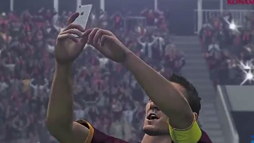 Il selfie di Totti finisce su Pes 2016