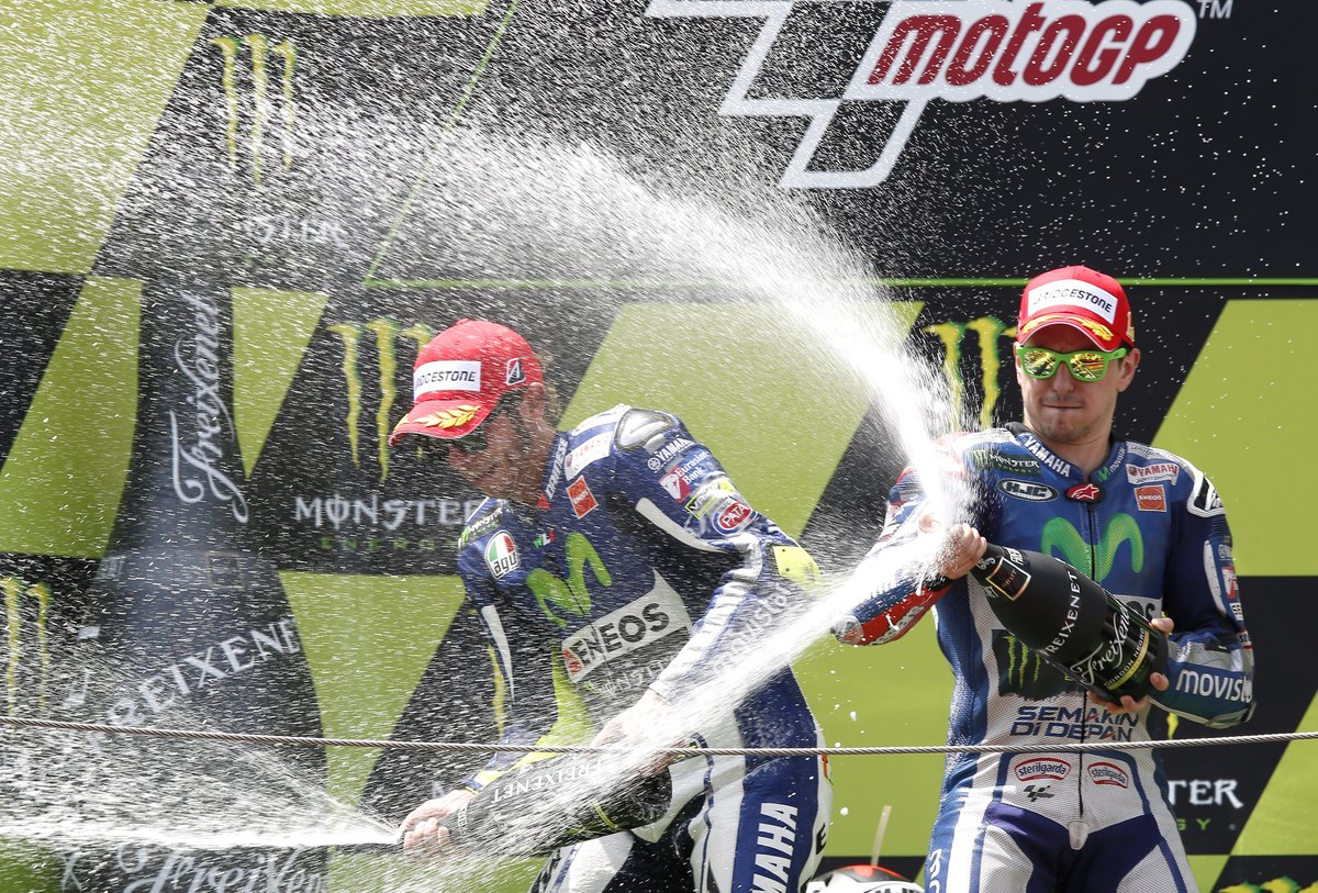 A Montmelò Lorenzo fa poker. Nuovo podio per Rossi