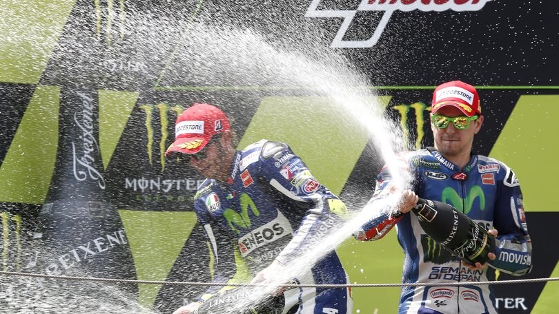 A Montmelò Lorenzo fa poker. Nuovo podio per Rossi
