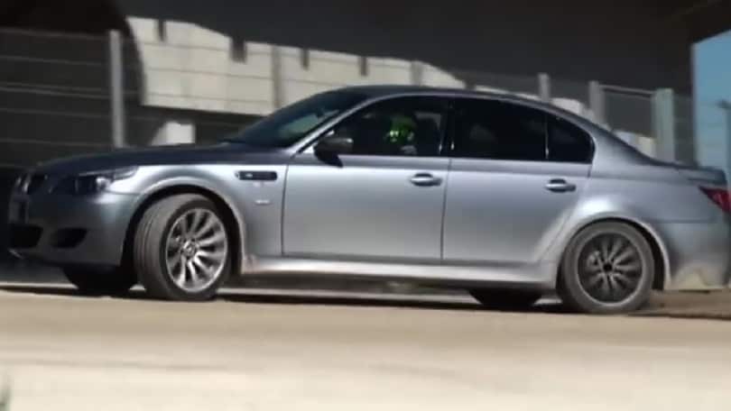 Rossi fa i “traversi” a Misano con la BMW M5