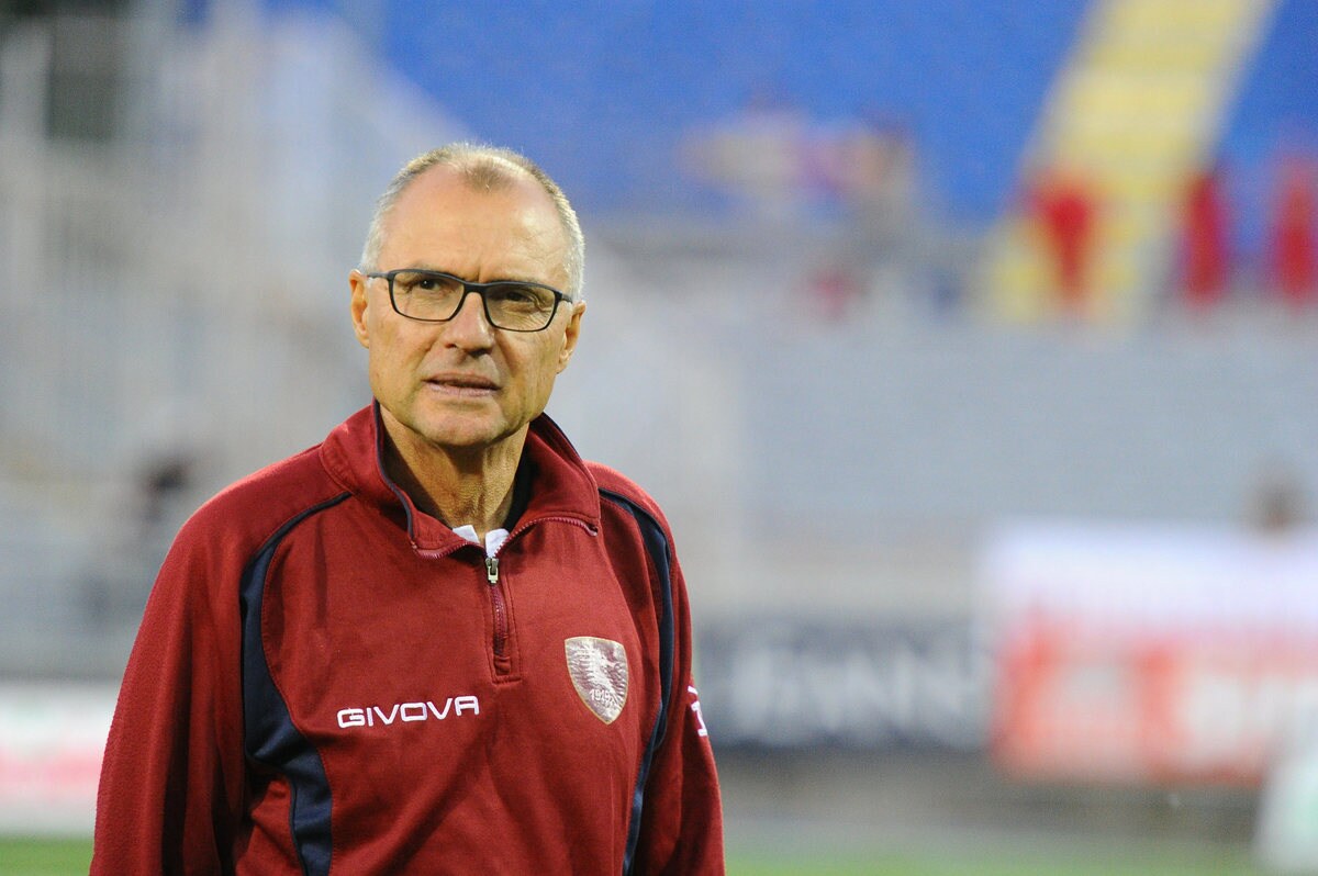 Salernitana, Lotito esonera Menichini