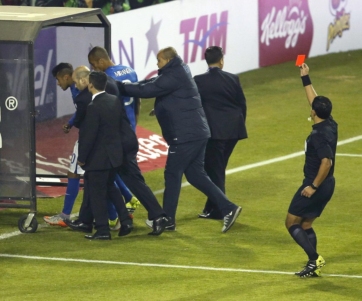 Stangata Neymar: quattro turni, Coppa America finita