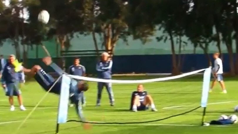 Di Maria, che rovesciata contro Higuain!