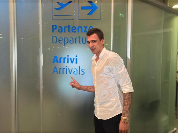 Mandzukic è a Torino: «Darò tutto per la Juve»