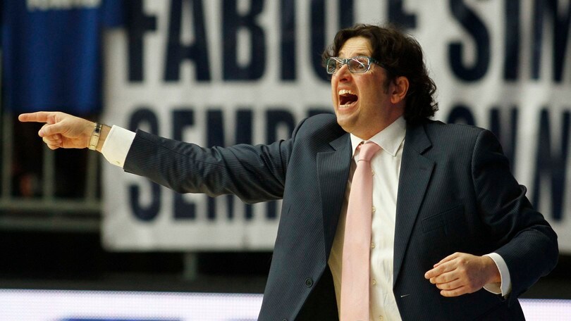 Trinchieri batte il Bayern Bamberg vince in Germania