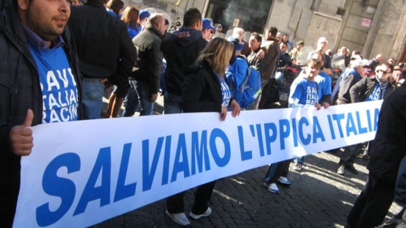 Ippica, protesta e niente corse