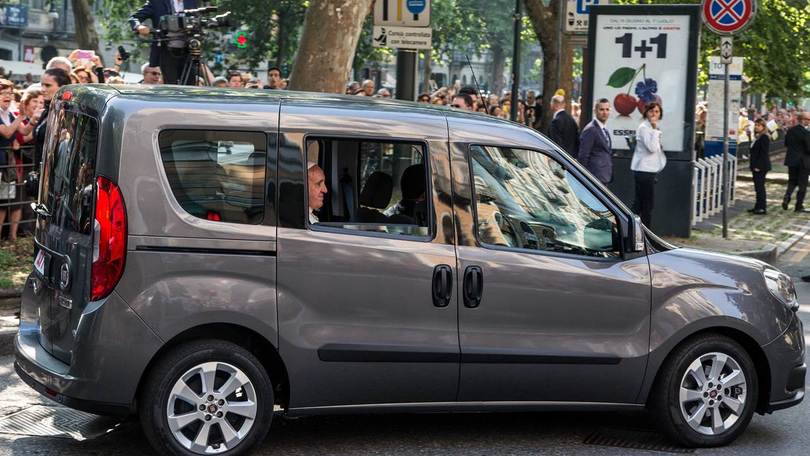 Papa Francesco a Torino con Fiat Doblò