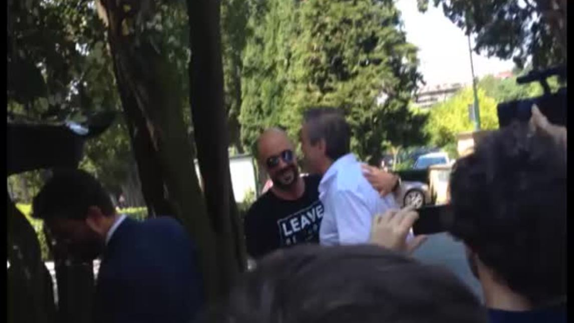 Napoli, l'arrivo di Reina a Villa Stuart