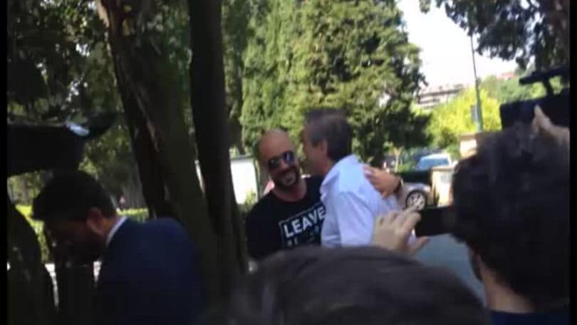 Napoli, l'arrivo di Reina a Villa Stuart