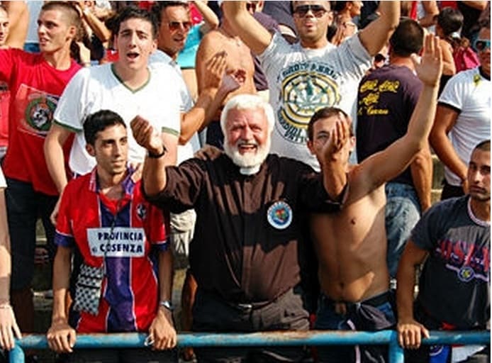Stupro, Padre Fedele innocente. «Cosenza, ora torno in Curva»