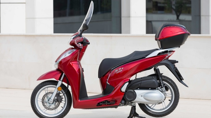Honda SH300i ABS: foto statiche