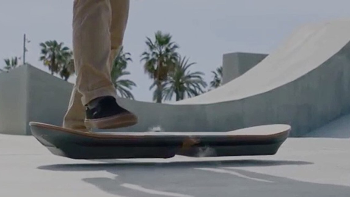 Skateboard senza ruote: è già "Ritorno al futuro"?