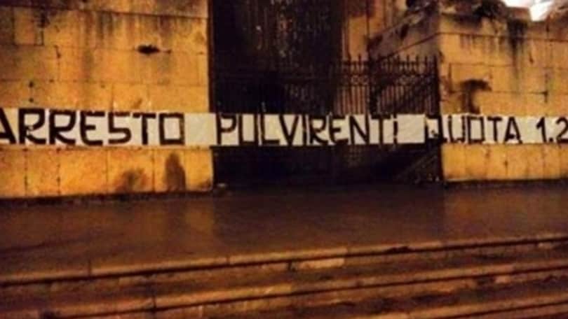 Catania, la rabbia dei tifosi: «Ventimila in piazza»