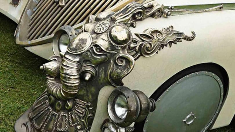 All’asta l’auto a sei ruote del Capitano Nemo: foto
