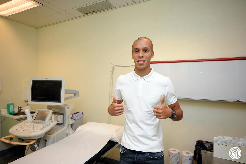 Inter, Miranda a Milano: visite mediche e firma