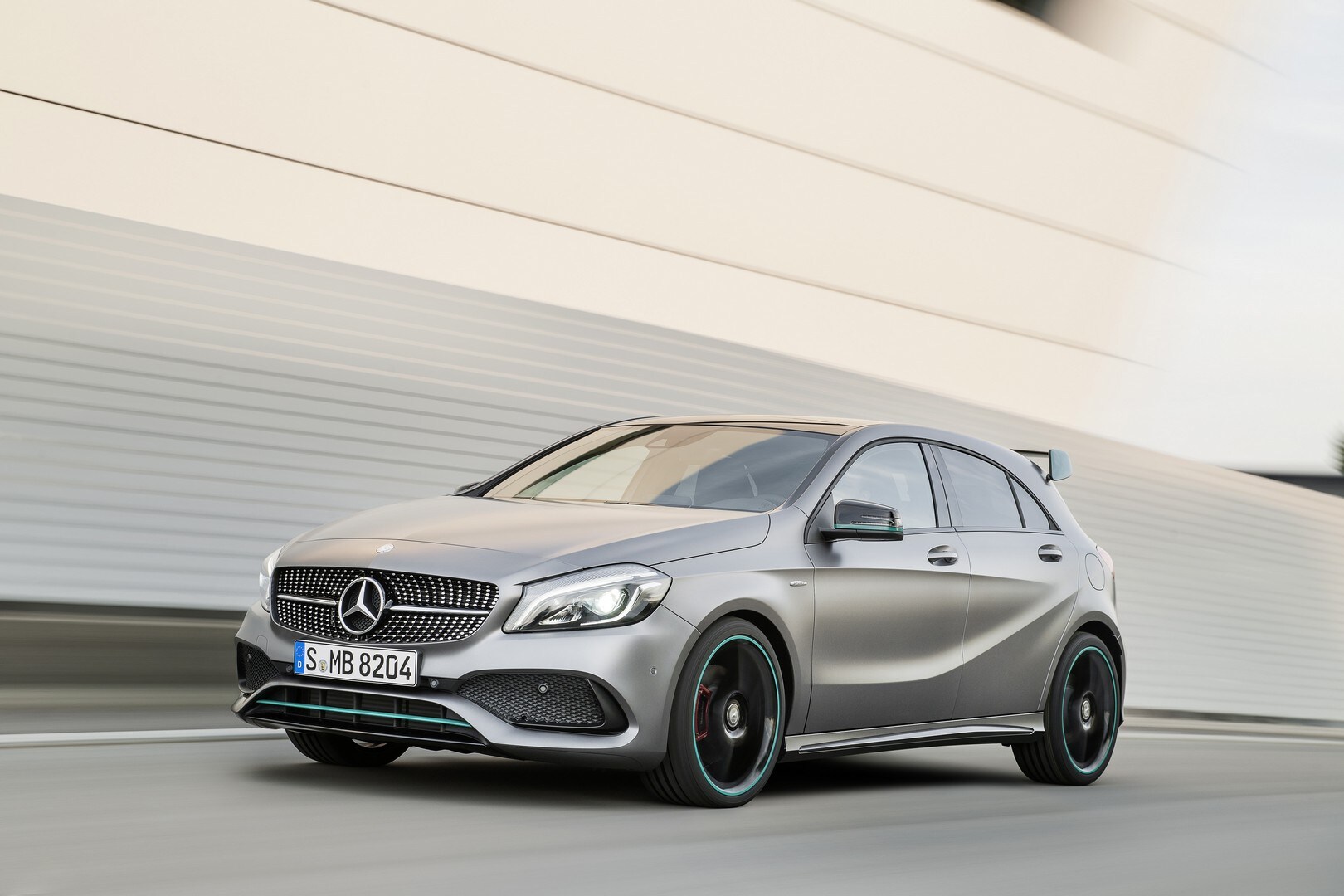 Mercedes Classe A, dal 3 luglio il restyling fino a 381 cv
