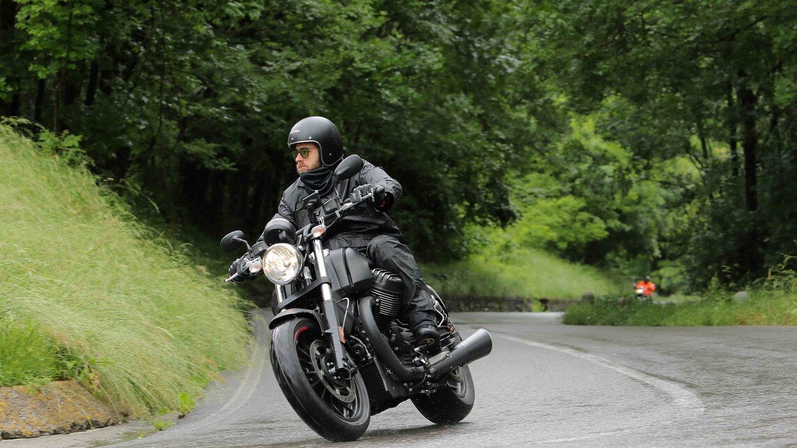 Moto Guzzi Audace: video