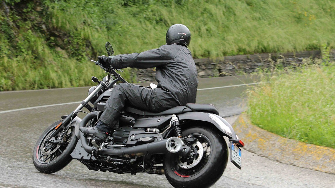 Moto Guzzi Audace: foto