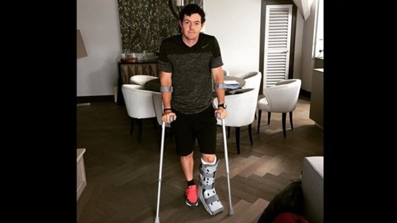 Gioca a calcio con gli amici: McIlroy ko
