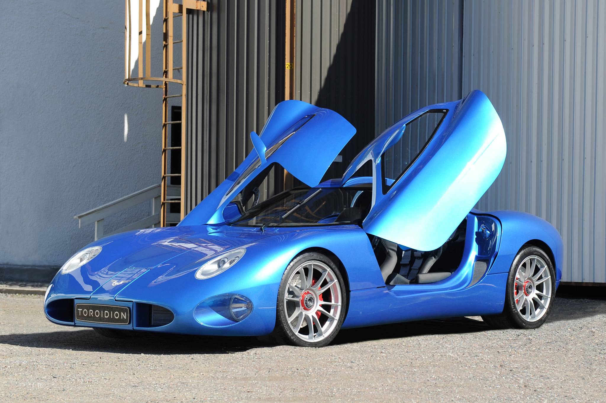 Toroidion 1MW, l'elettrica da 1340 cv per la prima volta in strada. Video