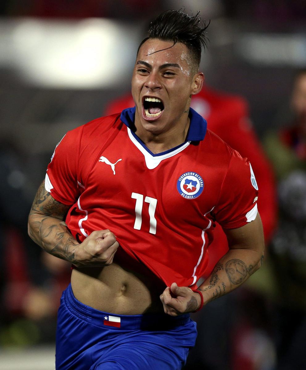 Napoli, una chance per Vargas? Vota