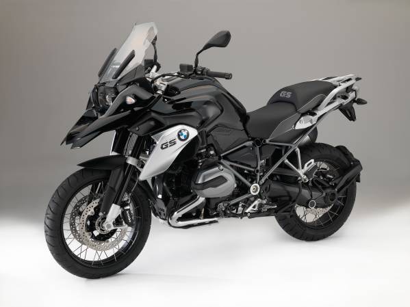 BMW R1200GS: la regina si fa nera