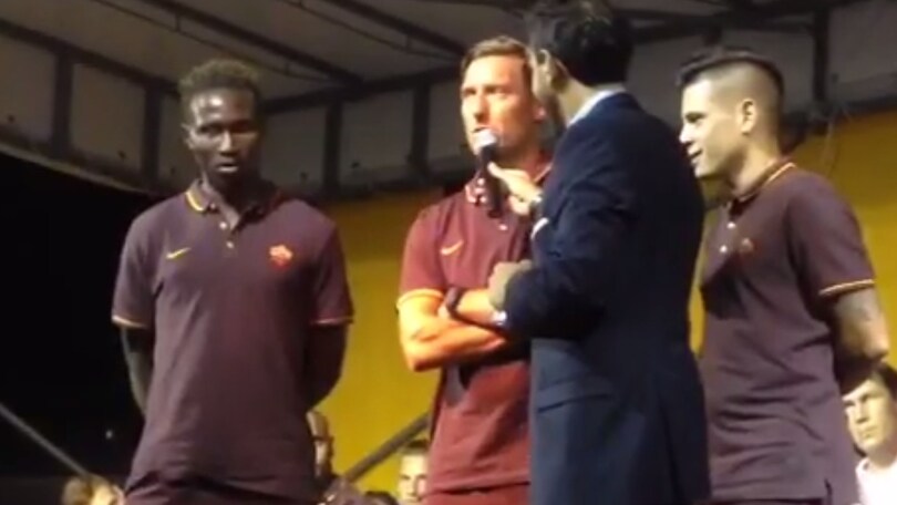 Totti: «L'ultimo derby? Io ho fatto solo le magliette...»