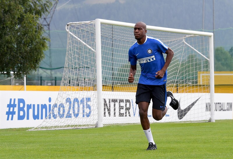 Inter festa in piazza a Riscone: «Che ci frega di Pogba, noi abbiamo Kondogbia»