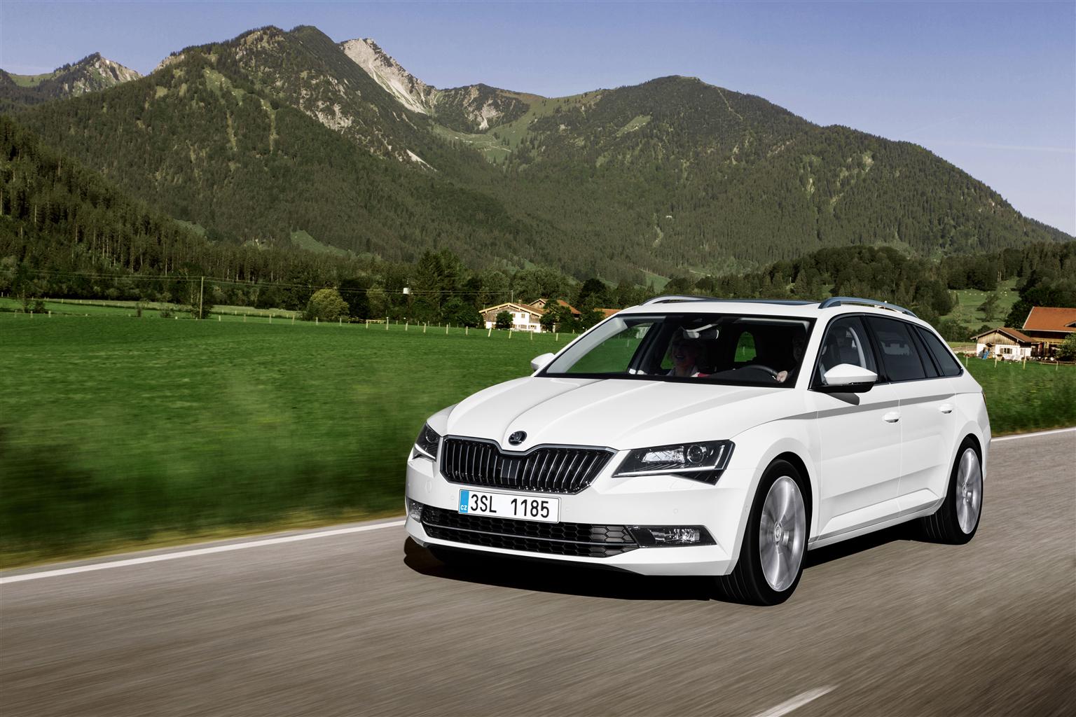 Skoda Superb Wagon, arriva a ottobre