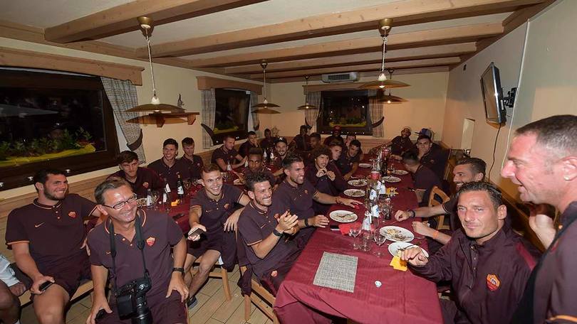 Roma, festa in baita a Pinzolo