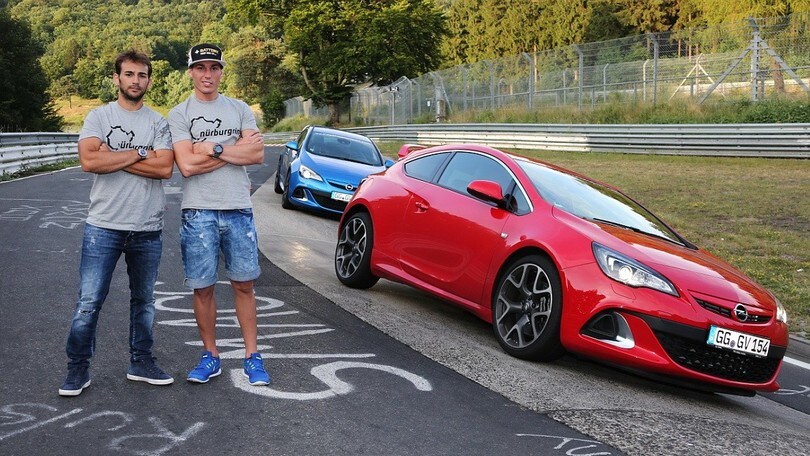 Espargarò e Cardús in pista su Opel Astra OPC