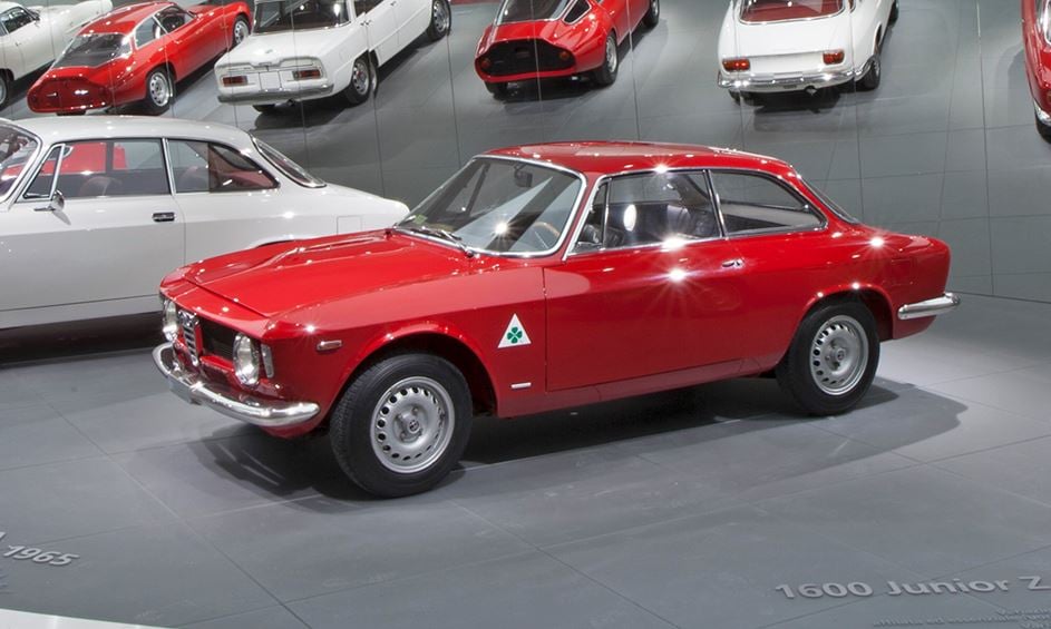 Alfa Romeo, viaggio nella Macchina del Tempo