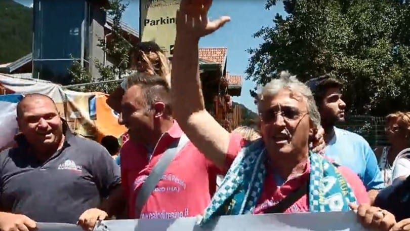 Napoli, l'entusiasmo dei tifosi per l'arrivo a Dimaro