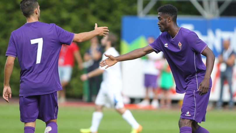 Fiorentina, esordio con applausi per i viola