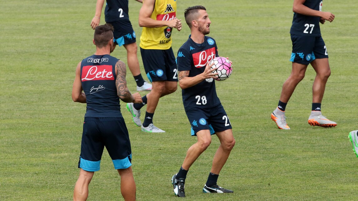 Napoli, partitella con le mani a Dimaro