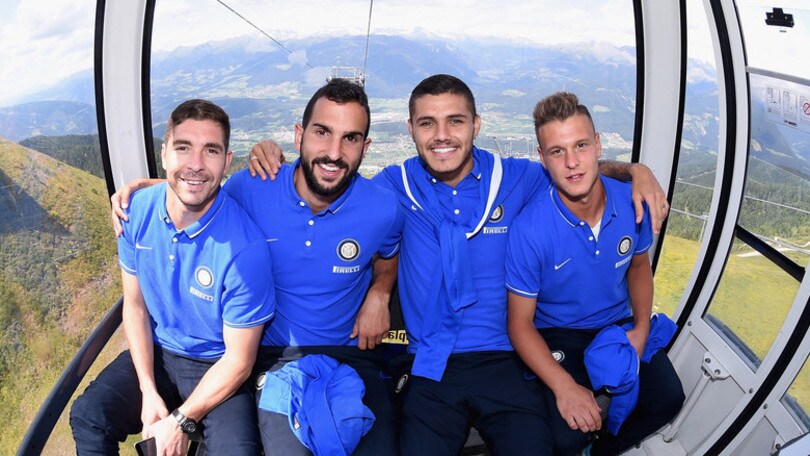 Inter, allenamento con le corde, poi pranzo in vetta