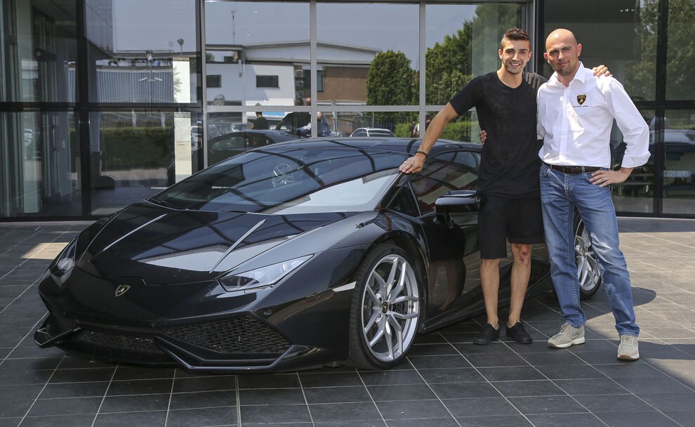 Passione Lamborghini per Iannone: guida una Huracàn