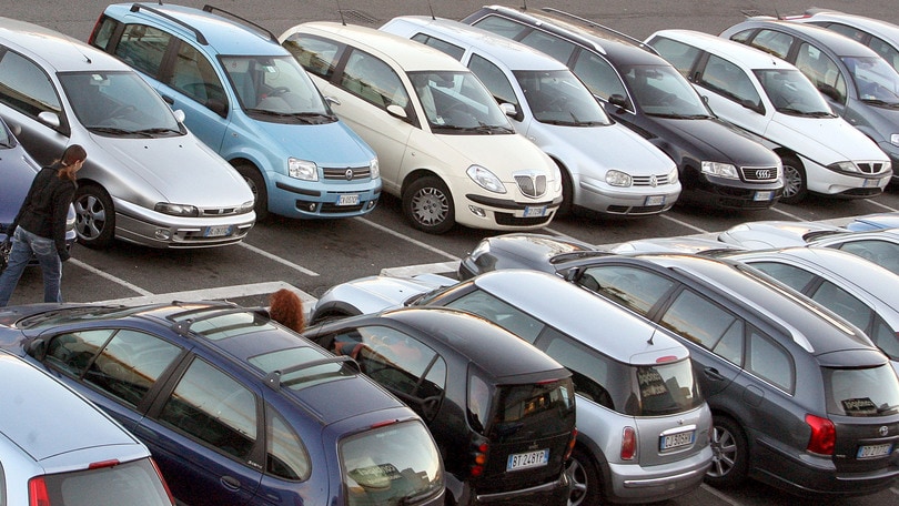 Mercato auto Europa: giugno accelera