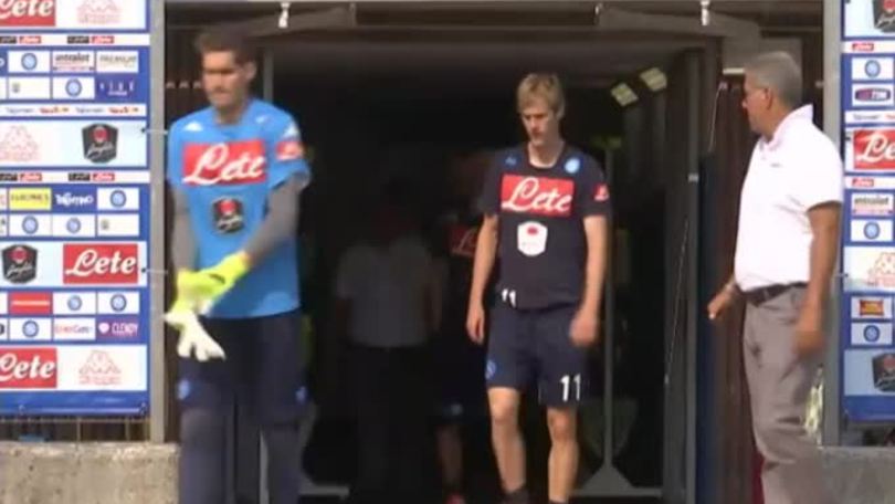 Napoli, allenamento a Dimaro e poi bagno nel torrente