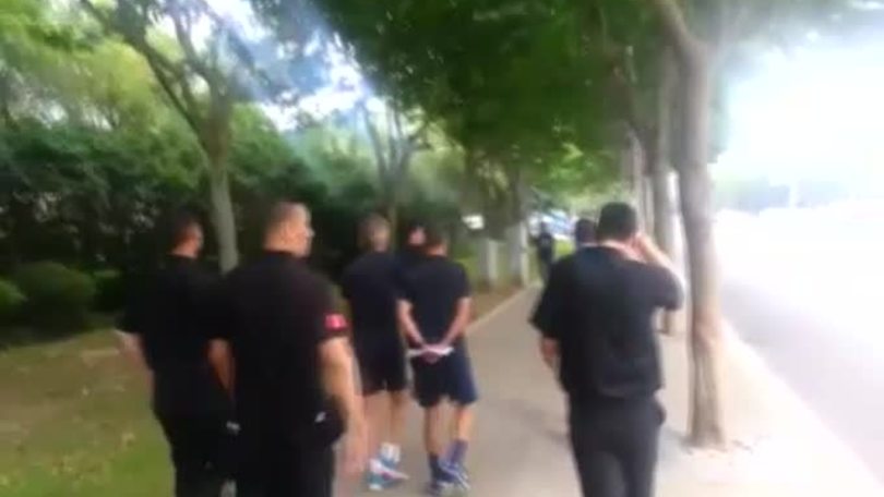 Mancini con le guardie del corpo all'allenamento dell'Inter